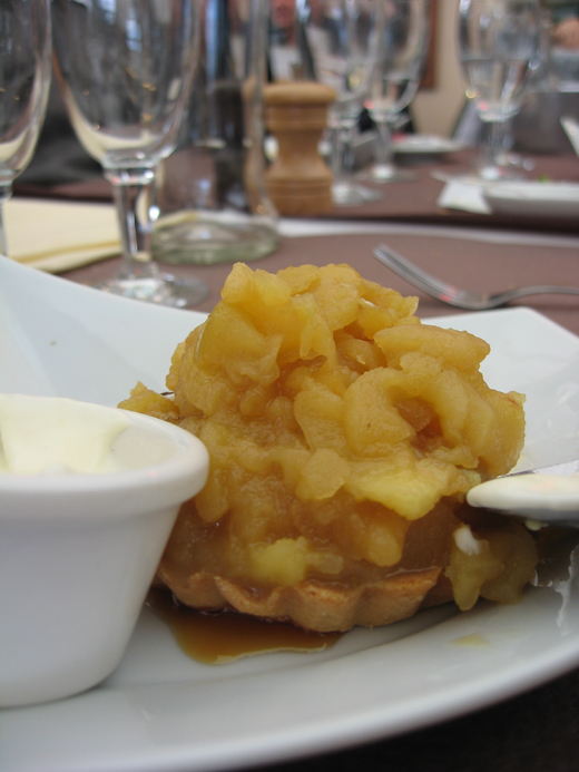 Tarte aux pommes tièdes